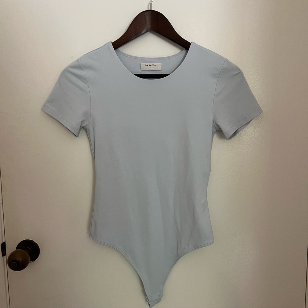 Aritzia contour crew shortsleeve bodysuit